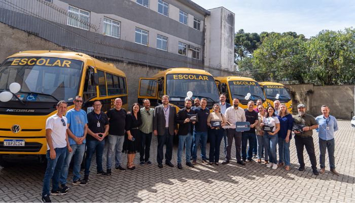Foto: Lucas Fermin/SEED Governo entrega novos ônibus a colégios agrícolas para atividades práticas dos alunos